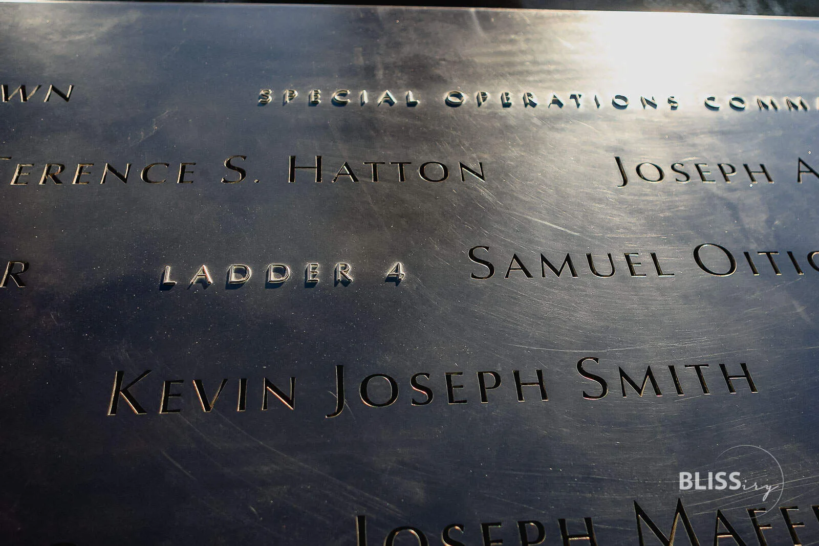 Sehenswürdigkeiten New York City - 911 Memorial Gedenkstätte World Trade Center 9/11 Memorial New York - Twin Towers - by day WTC