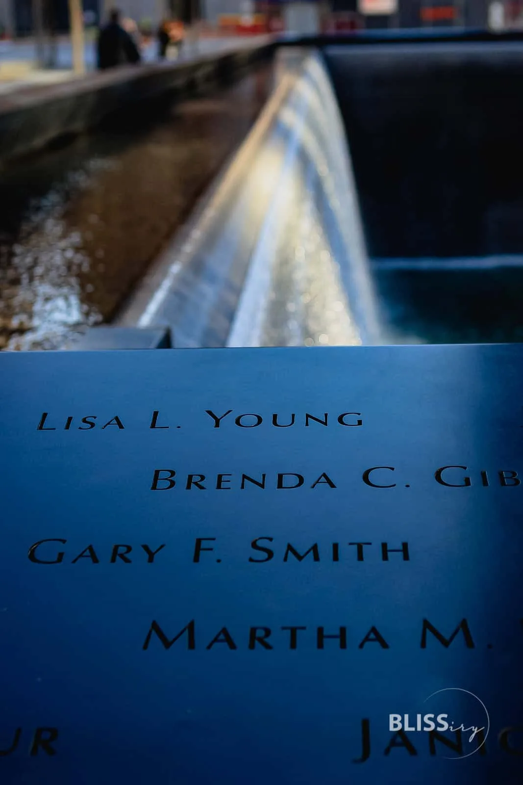 Sehenswürdigkeiten New York City - 911 Memorial Gedenkstätte World Trade Center 9/11 Memorial New York - Twin Towers - by day WTC