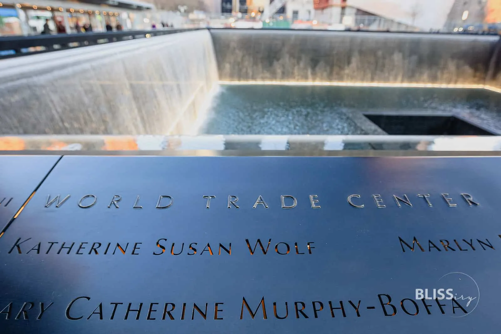 Sehenswürdigkeiten New York City - 911 Memorial Gedenkstätte World Trade Center 9/11 Memorial New York - Twin Towers - by day WTC
