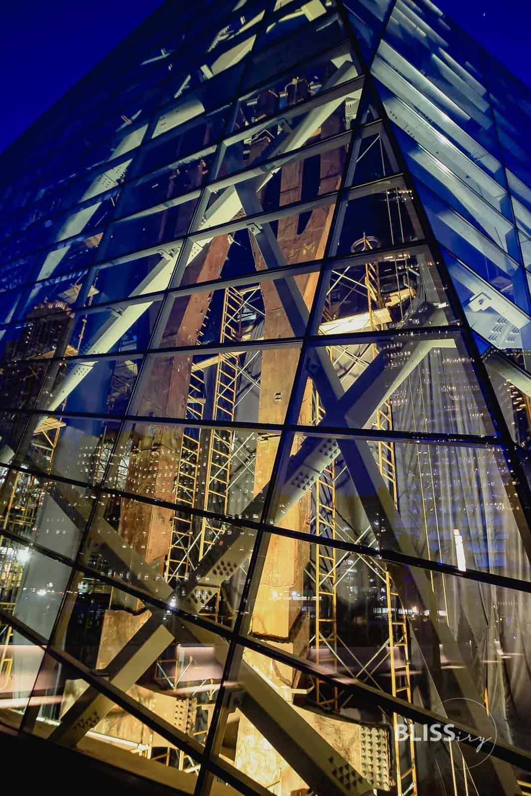 Sehenswürdigkeiten New York City - 911 Memorial Gedenkstätte World Trade Center 9/11 Memorial New York - Twin Towers - by night WTC