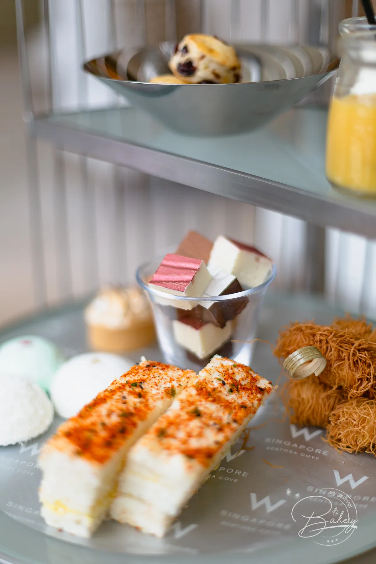 Traditionelle Teezeremonie - High Tea Ceremony - WooBar Singapore - W Hotel Sentosa Island - Erlebnis und Ablauf einer traditionellen Teezeremonie oder einer High Tea Ceremony in Asien. Erfahrung in der Woo Bar in Singapur im W Hotel