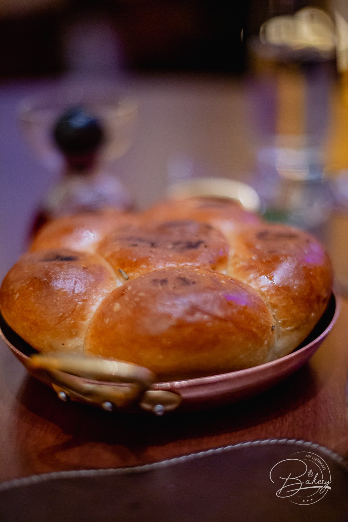 Skirt Restaurant Singapur - Steak Restaurant - Sentosa Island W Hotel - Skirt Restaurant Singapur mit Steak zum Dinner. Steakhouse im W Sentosa Hotel. Blackmore Skirt, Honey Meringue, Dessert, Brot