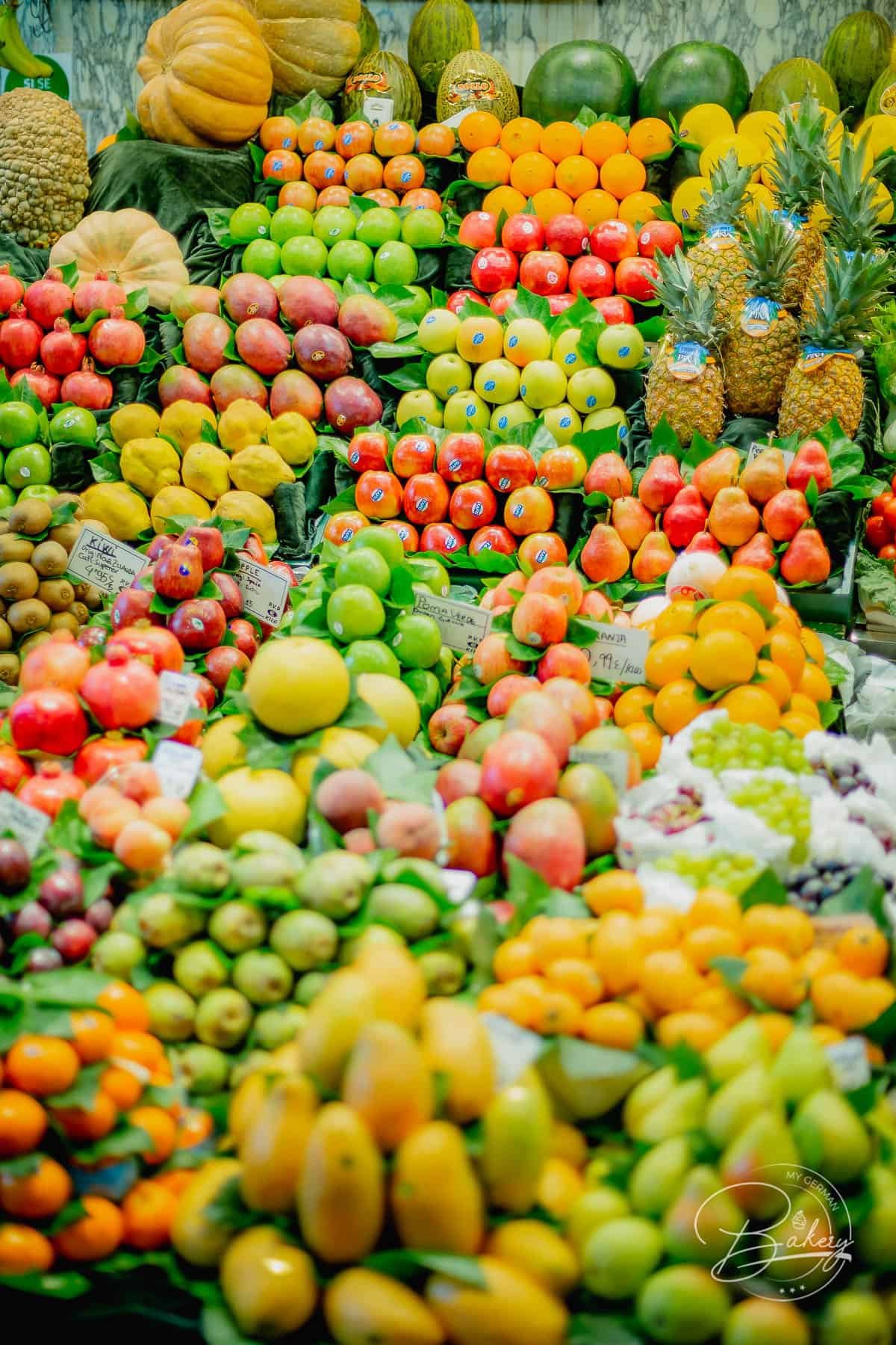 Mercado de la Boqueria - Barcelona Markt auf La Rambla - Der Mercado de la Boqueria ist ein Obstmarkt, Gemüsemarkt, Markt für Fisch und Fleisch in Barcelona. Markthalle Las Ramblas Sehenswürdigkeit - Obst- und Gemüsemarkt in Barcelona - Mercat de Boqueria