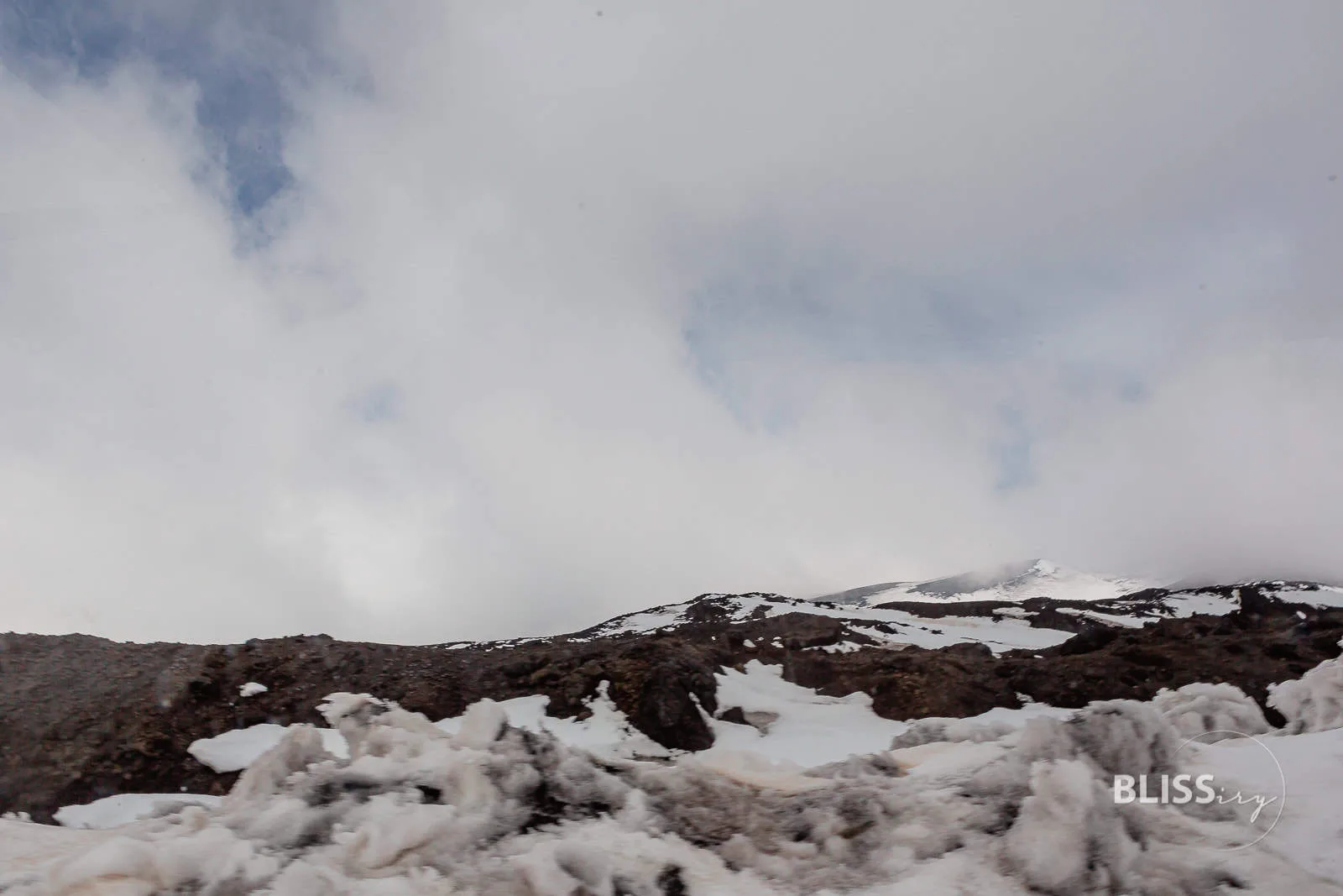 Reisetipps Vulkan Ätna auf Sizilien - Sehenswürdigkeit mit Kraterrand und Unimog Tour am Etna