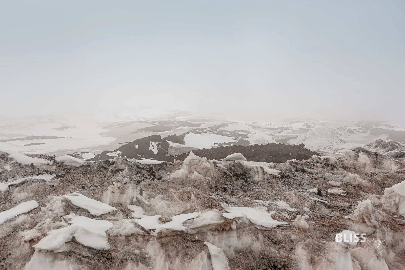 Reisetipps Vulkan Ätna auf Sizilien - Sehenswürdigkeit mit Kraterrand und Unimog Tour am Etna