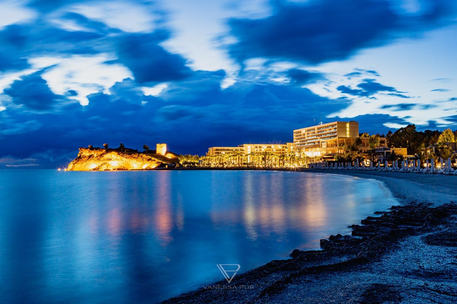 Griechenland Sonnenuntergang und Abendstimmung im Yachthafen mit Sternenhimmel im Luxushotel Luxus Resort Sani Hotel