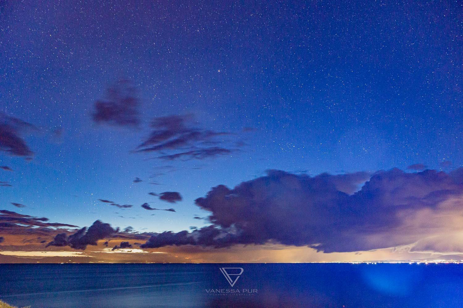 Griechenland Sonnenuntergang und Abendstimmung im Yachthafen mit Sternenhimmel im Luxushotel Luxus Resort Sani Hotel