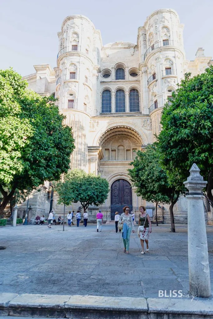 Malaga Sehenswürdigkeiten Top 10 mit Stadtbesichtigung in Andalusien. Pablo Picasso Museum, Alcazaba Festung, Kathedrale von Malaga