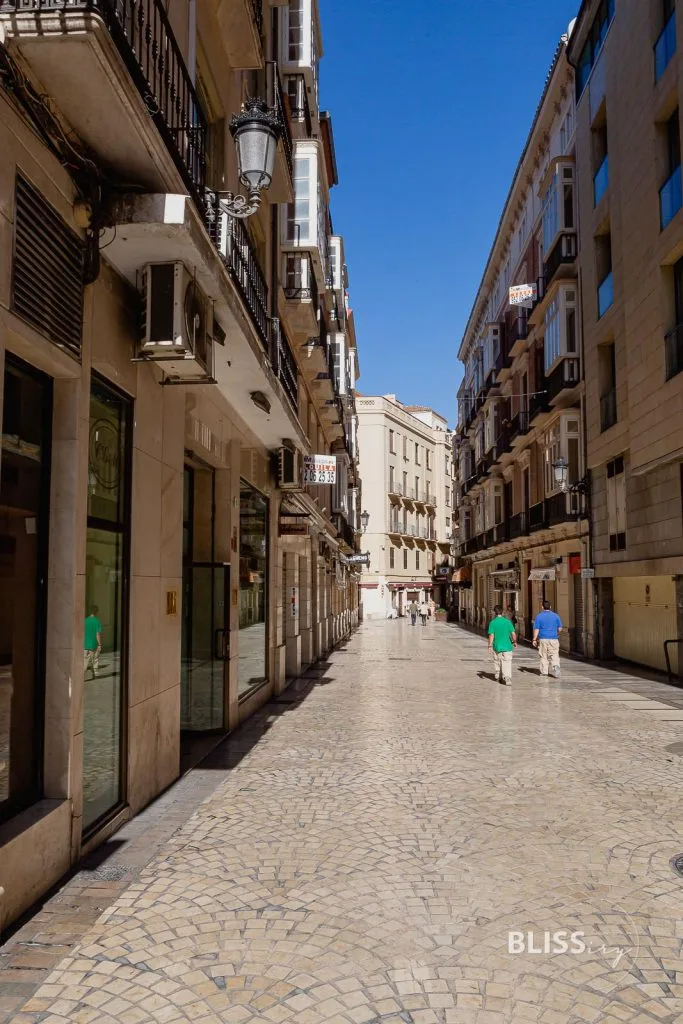 Malaga Sehenswürdigkeiten Top 10 mit Stadtbesichtigung in Andalusien. Pablo Picasso Museum, Alcazaba Festung, Kathedrale von Malaga