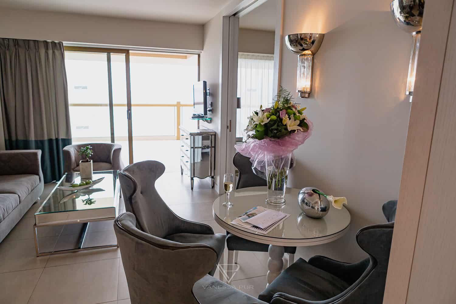 Hotel SANI Resort Griechenland - Hoteleindruck & Erfahrung - Luxushotel SANI Resort Griechenland - Hotelbewertung und Erfahrung auf dem griechischen Festland - 800 Zimmer, 17 Restaurants, 1500m Strand,