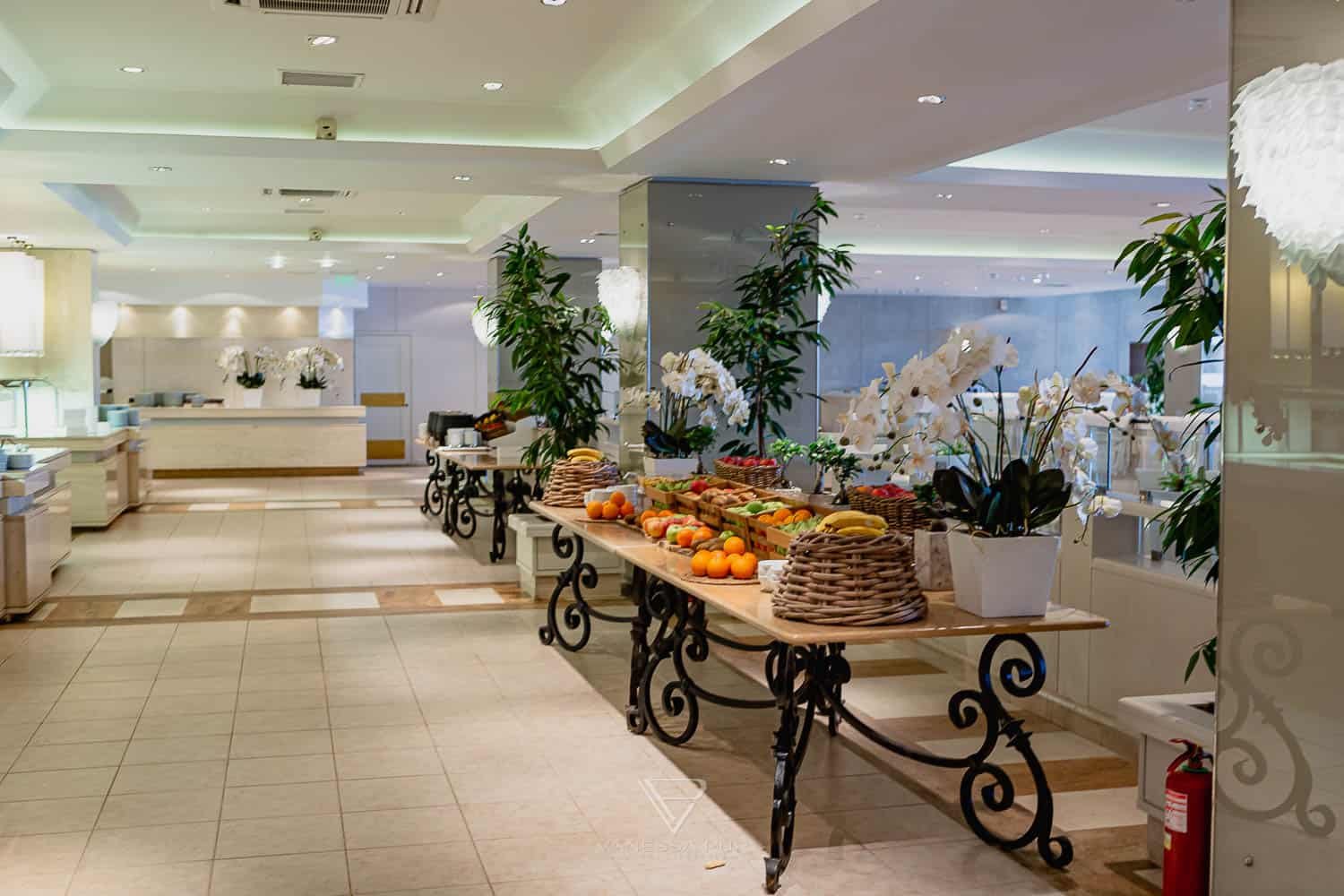 Hotel SANI Resort Griechenland - Hoteleindruck & Erfahrung - Luxushotel SANI Resort Griechenland - Hotelbewertung und Erfahrung auf dem griechischen Festland - 800 Zimmer, 17 Restaurants, 1500m Strand,