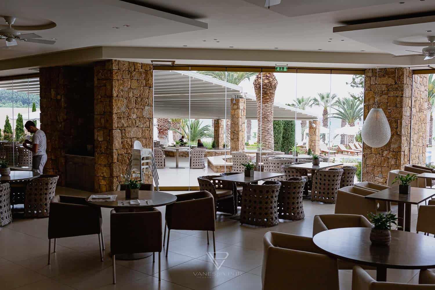 Hotel SANI Resort Griechenland - Hoteleindruck & Erfahrung - Luxushotel SANI Resort Griechenland - Hotelbewertung und Erfahrung auf dem griechischen Festland - 800 Zimmer, 17 Restaurants, 1500m Strand,