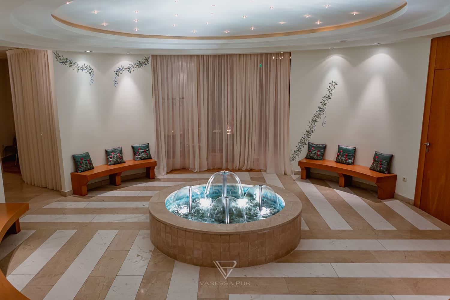 Hotel SANI Resort Griechenland - Hoteleindruck & Erfahrung - Luxushotel SANI Resort Griechenland - Hotelbewertung und Erfahrung auf dem griechischen Festland - 800 Zimmer, 17 Restaurants, 1500m Strand,