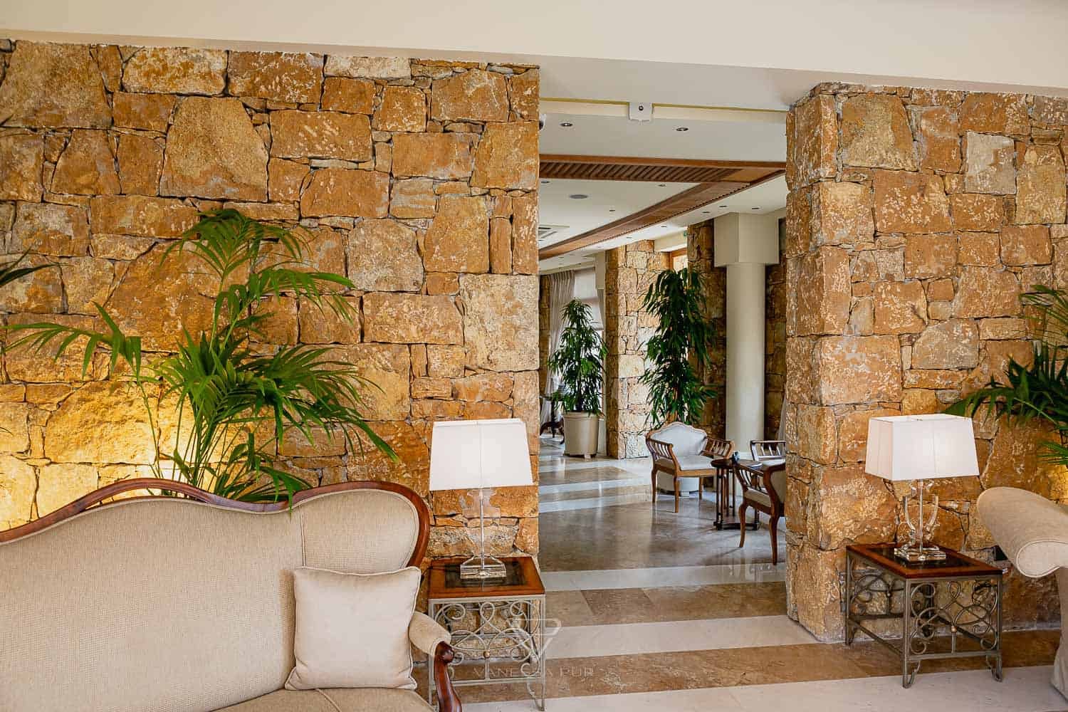 Hotel SANI Resort Griechenland - Hoteleindruck & Erfahrung - Luxushotel SANI Resort Griechenland - Hotelbewertung und Erfahrung auf dem griechischen Festland - 800 Zimmer, 17 Restaurants, 1500m Strand,