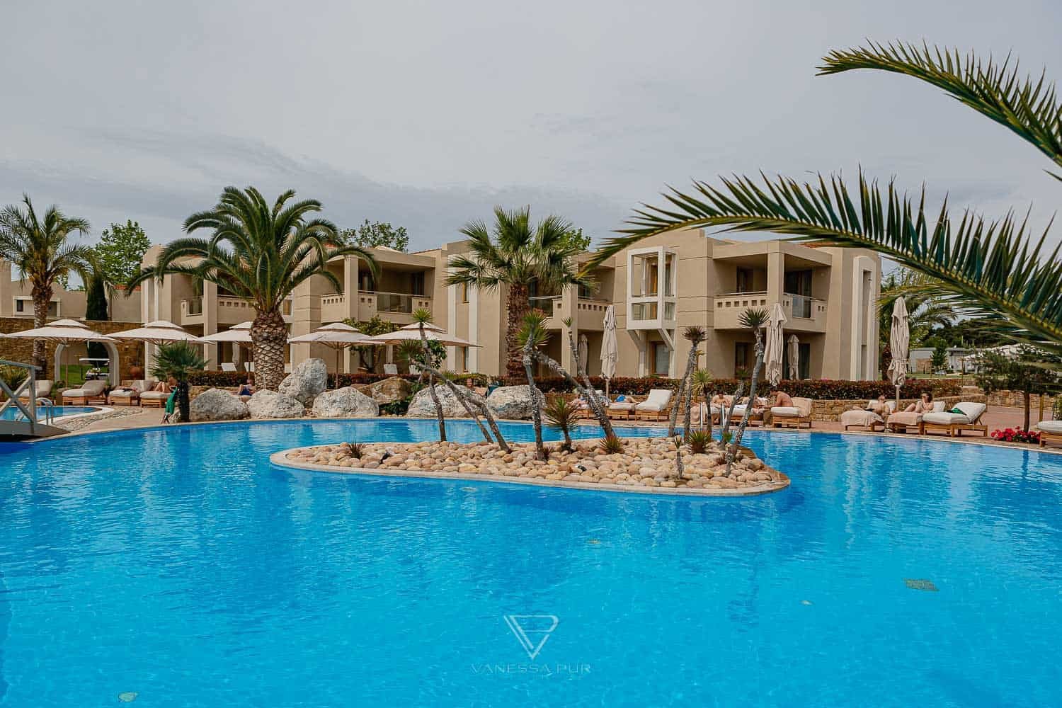 Hotel SANI Resort Griechenland - Hoteleindruck & Erfahrung - Luxushotel SANI Resort Griechenland - Hotelbewertung und Erfahrung auf dem griechischen Festland - 800 Zimmer, 17 Restaurants, 1500m Strand,