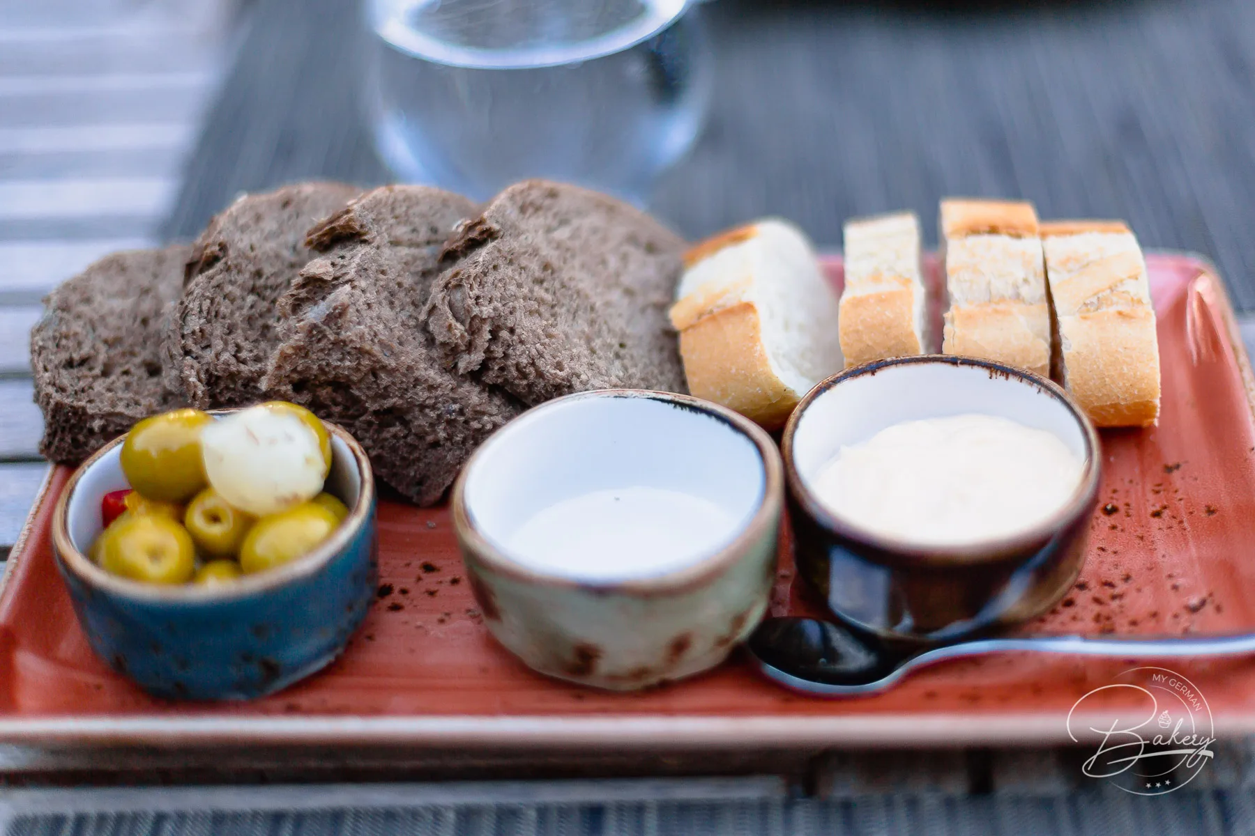 Restaurant La Bodega del Green - Tapas Restaurant auf Mallorca Palma am Golfplatz und Pool - "La Bodega del Green" auf Mallorca mit direkter Anbindung an den ältesten Golfplatz die perfekte Dinner-Location für ein schönes Abendessen mit Kroketten, Croquetas im Golfhotel Arabella Sheraton