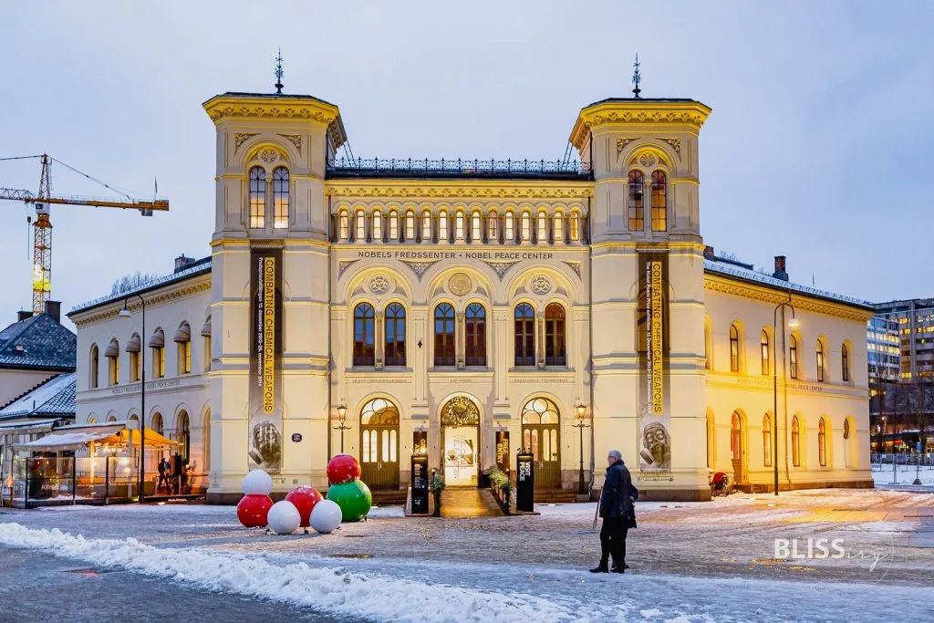 Oslo Sehenswürdigkeiten Top 10 - Reisetipps Norwegen - Oper, Skisprung Schanze Holmenkollen, Festung, Bootsfahrt Inseln, Museum, Friedensnobelpreis