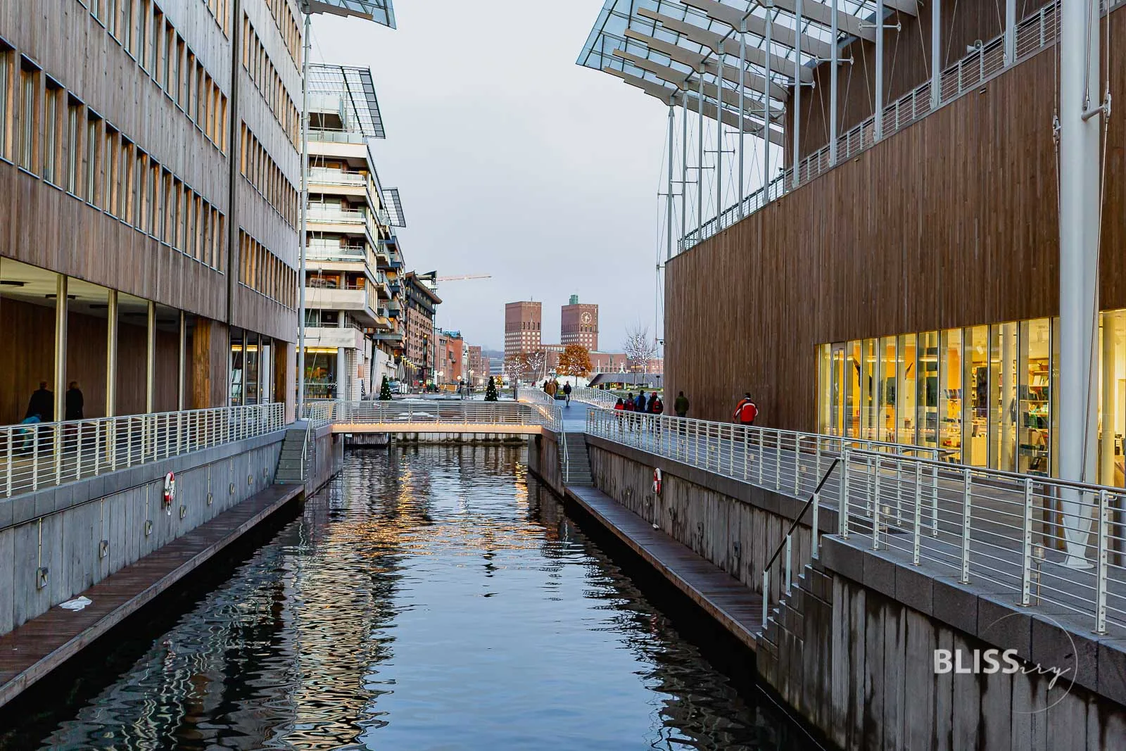 Oslo Sehenswürdigkeiten Top 10 - Reisetipps Norwegen - Oper, Skisprung Schanze Holmenkollen, Festung, Bootsfahrt Inseln, Museum, Friedensnobelpreis