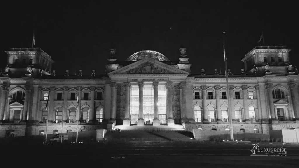 Berlin bei Nacht - schwarz-weiss Aufnahmen einer Großstadt - Brandenburger Tor - Siegessäule - Potsdamer Platz