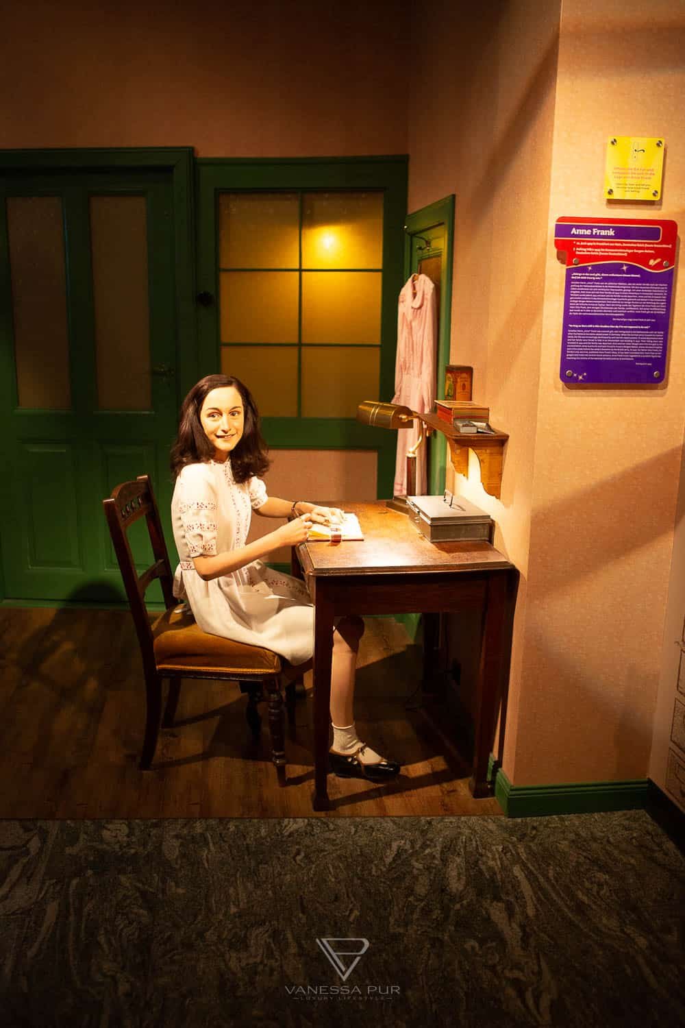 Madame Tussauds in Berlin - Stars, Promis - VIP Eingang - Öffnungszeiten, Erfahrung - Madame Tussauds in Berlin mit Stars und Promis. VIP Eingang und Öffnungszeiten des Museums am Brandenburger Tor, Sehenswürdigkeit Berlin