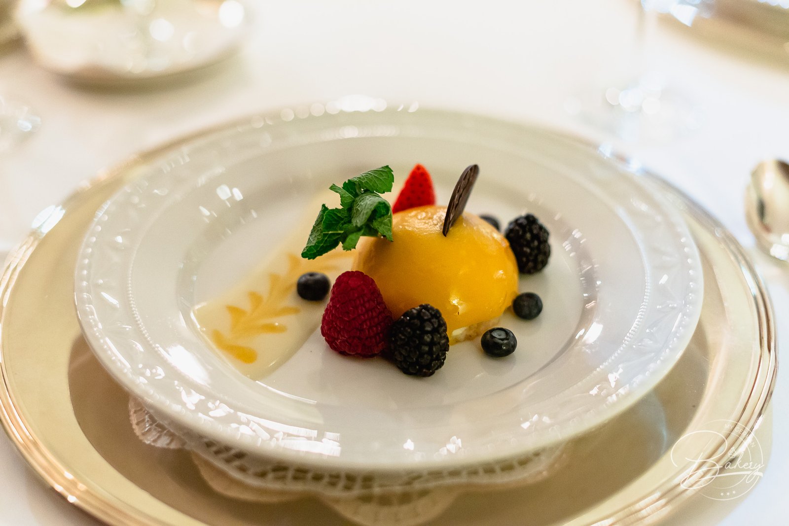 Der Bristol Grill Berlin am Kurfüstendamm in Berlin - Erlebnisgastronomie - "The Grill" am Kudamm in Berlin im KEMPI Hotel Kempinski - Der GRILL im KEMPI in Berlin - am Ku'damm - gehört seit 60 Jahren zu den Top-Restaurants. Außergewöhnliche Gäste, tolle Speisen und Zeitreise