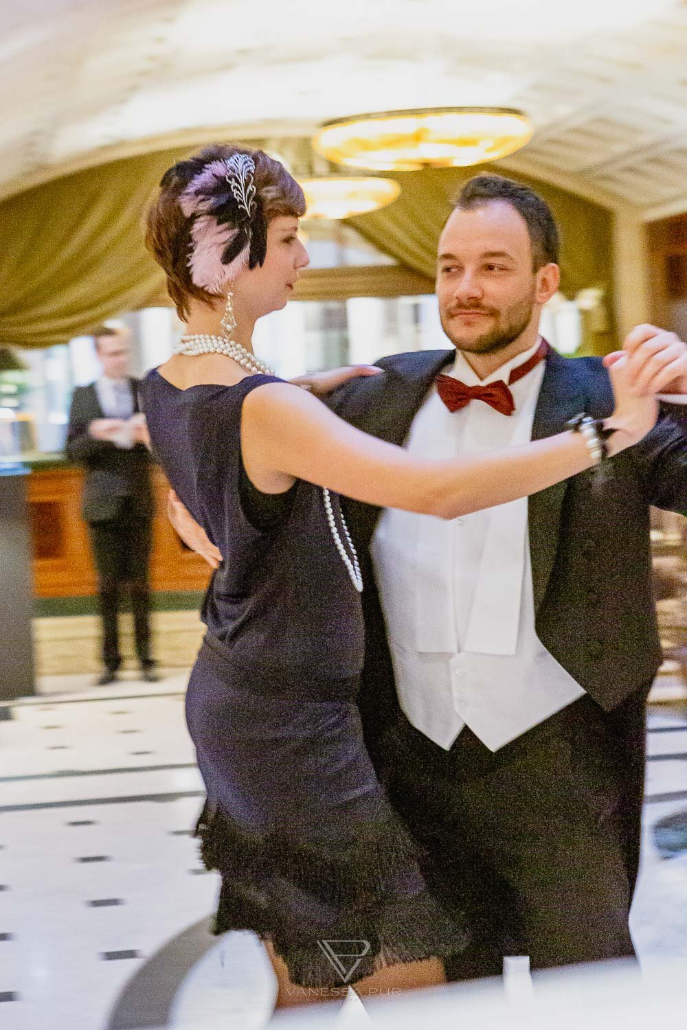 Teezeremonie mit Tanztee - ADLON Kempinski Teezeremonie Swinging Sunday Berlin - High Tea Ceremony und Zeitreise in die guten alten Zeiten