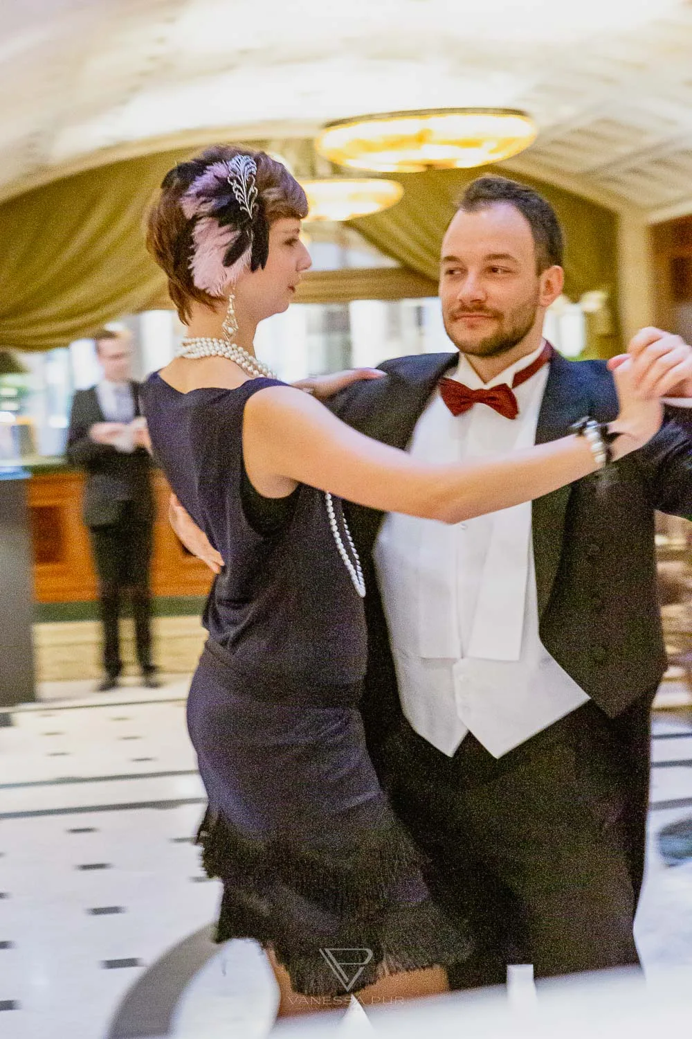 Teezeremonie mit Tanztee - ADLON Kempinski Teezeremonie Swinging Sunday Berlin - High Tea Ceremony und Zeitreise in die guten alten Zeiten