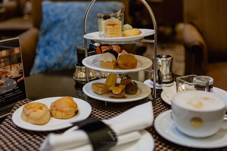 Tea ceremony with dancing tea – ADLON Swinging Sunday