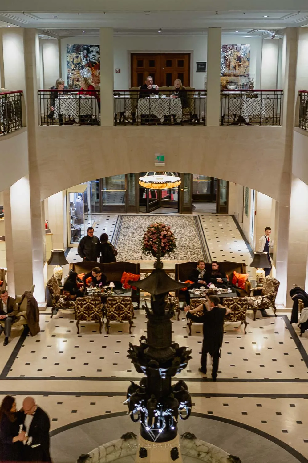 Teezeremonie mit Tanztee - ADLON Kempinski Teezeremonie Swinging Sunday Berlin - High Tea Ceremony und Zeitreise in die guten alten Zeiten
