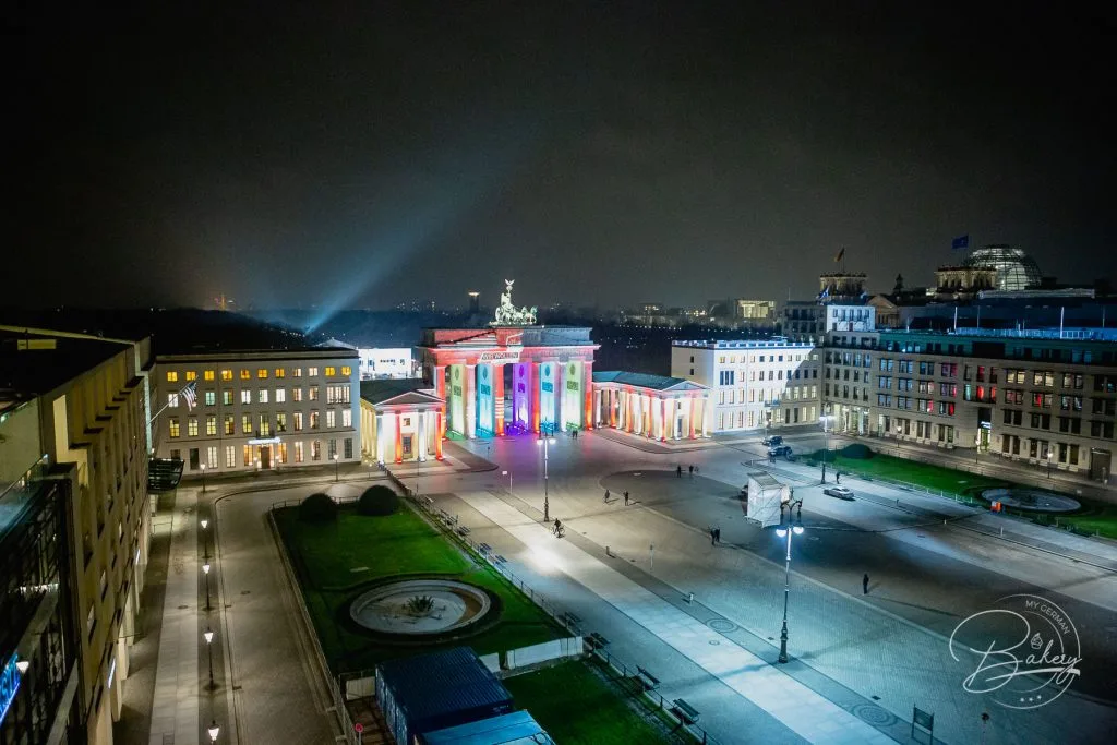 Lorenz Adlon Esszimmer - Restaurant im Adlon Hotel - Das 2-Sterne-Restaurant mit Spitzenkoch Hendrik Otto definiert Tradition und Moderne neu. Unter Leitung von Maître Boris Häbel. Fine Dining - Kempinski Adlon Hotel - Restaurant am Brandenburger Tor