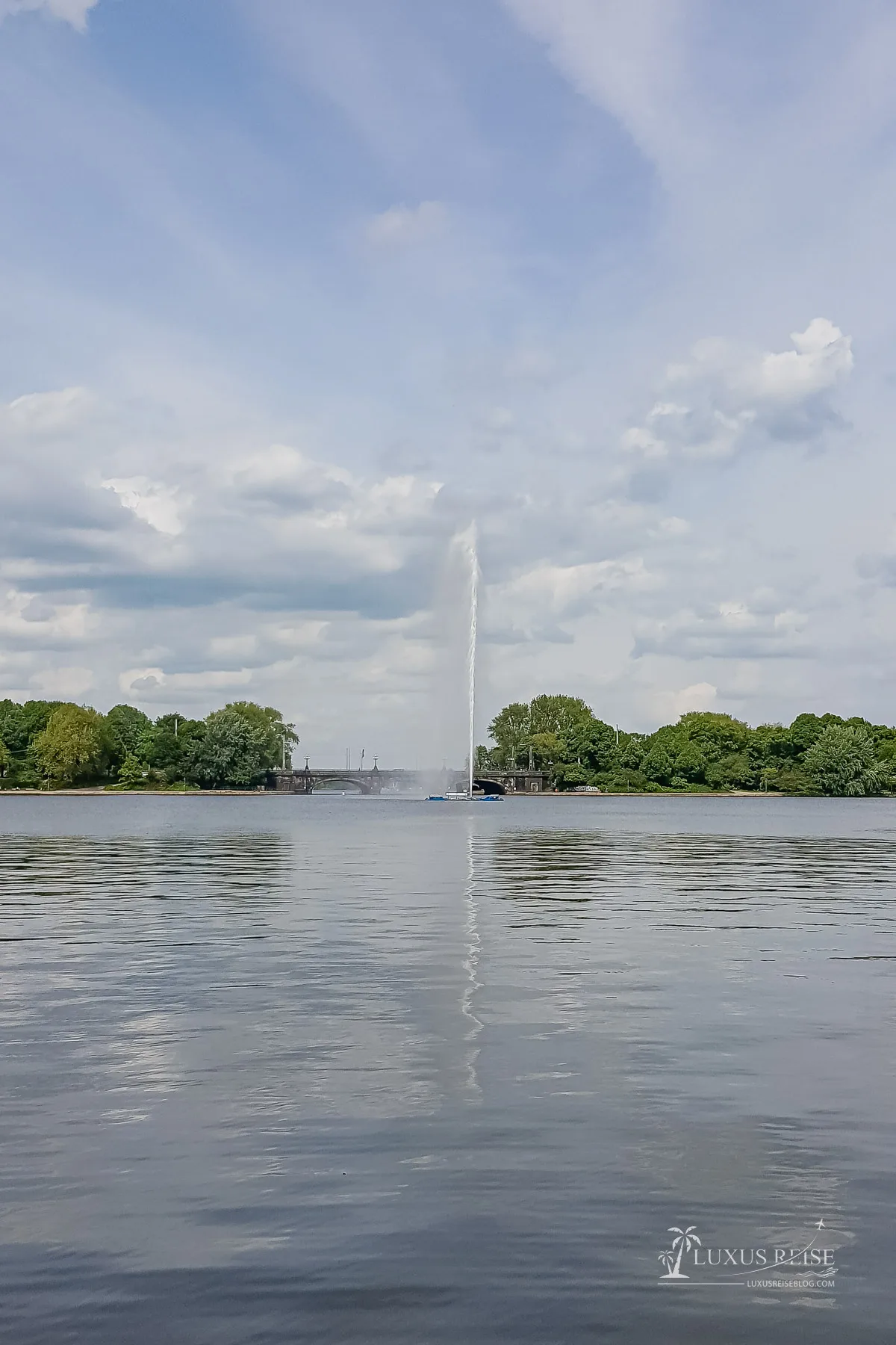 Hamburg Sehenswürdigkeiten - Hamburger Hafen, Hafenrundfahrt, Außenalster und Hafencity - was sollte man gesehen haben?