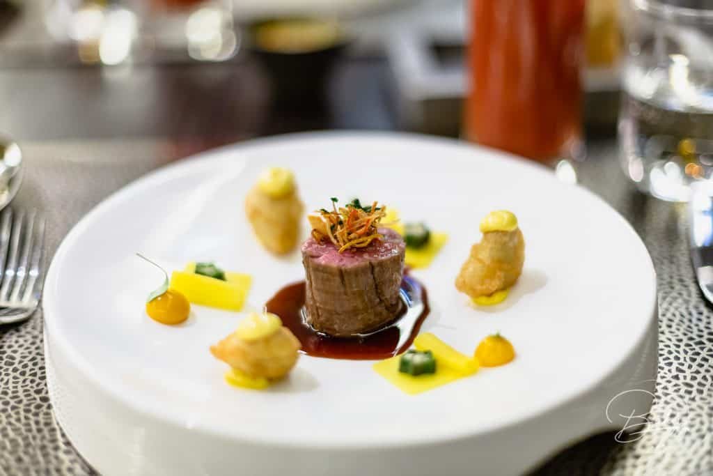 Sra Bua by Juan Amador Restaurant in Frankfurt- Kempinski Frankfurt Gravenbruch - Sra Bua Restaurant by Juan Amador in Neu-Isenburg bei Frankfurt erhielt nach 11 Monaten den ersten Stern im Guide-Michelin. Dennis Maier als Fine Dining Gourmet Koch