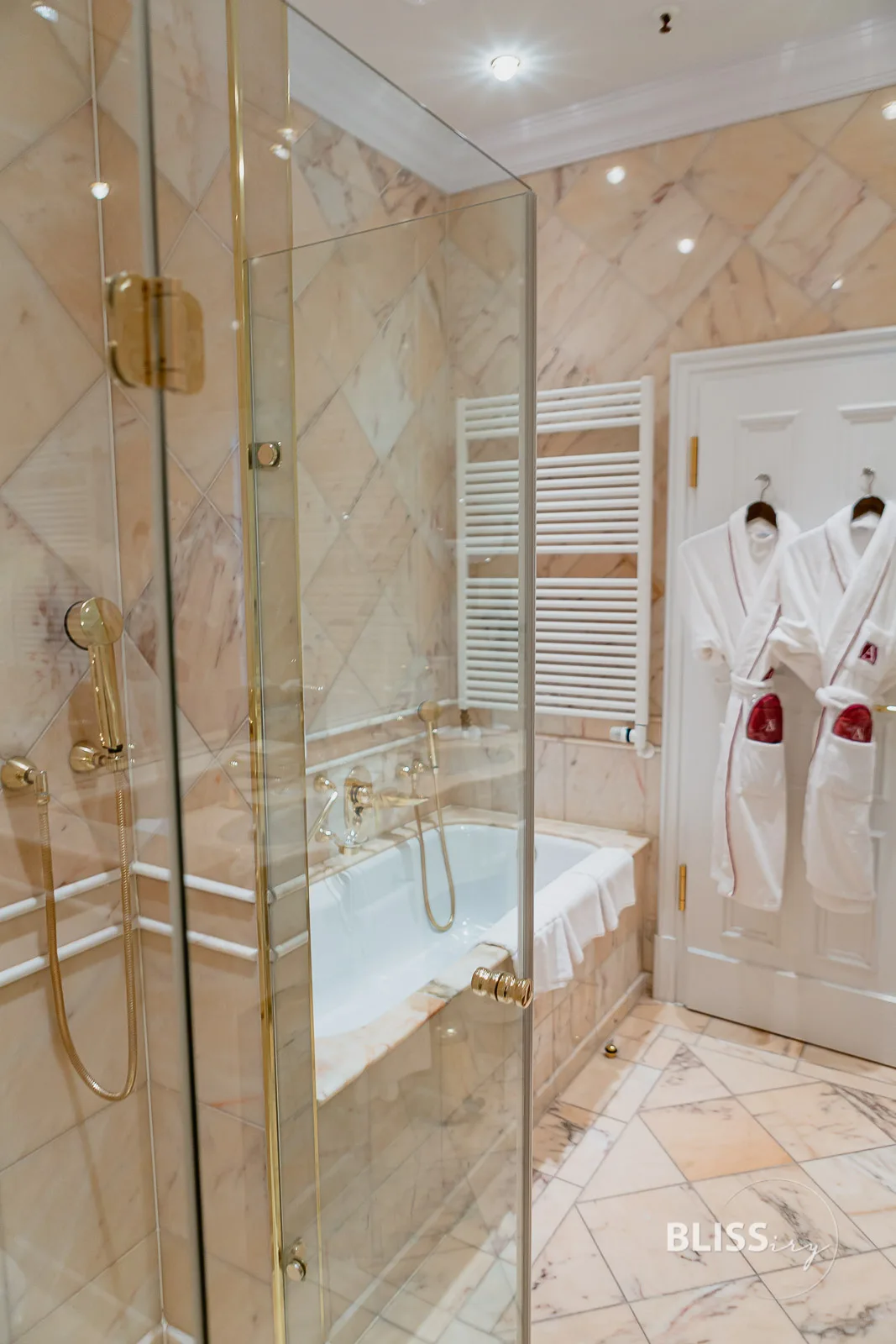 Schlosshotel Bensberg bei Köln - Luxuserholung und Wellness im Schlosshotel von Althoff