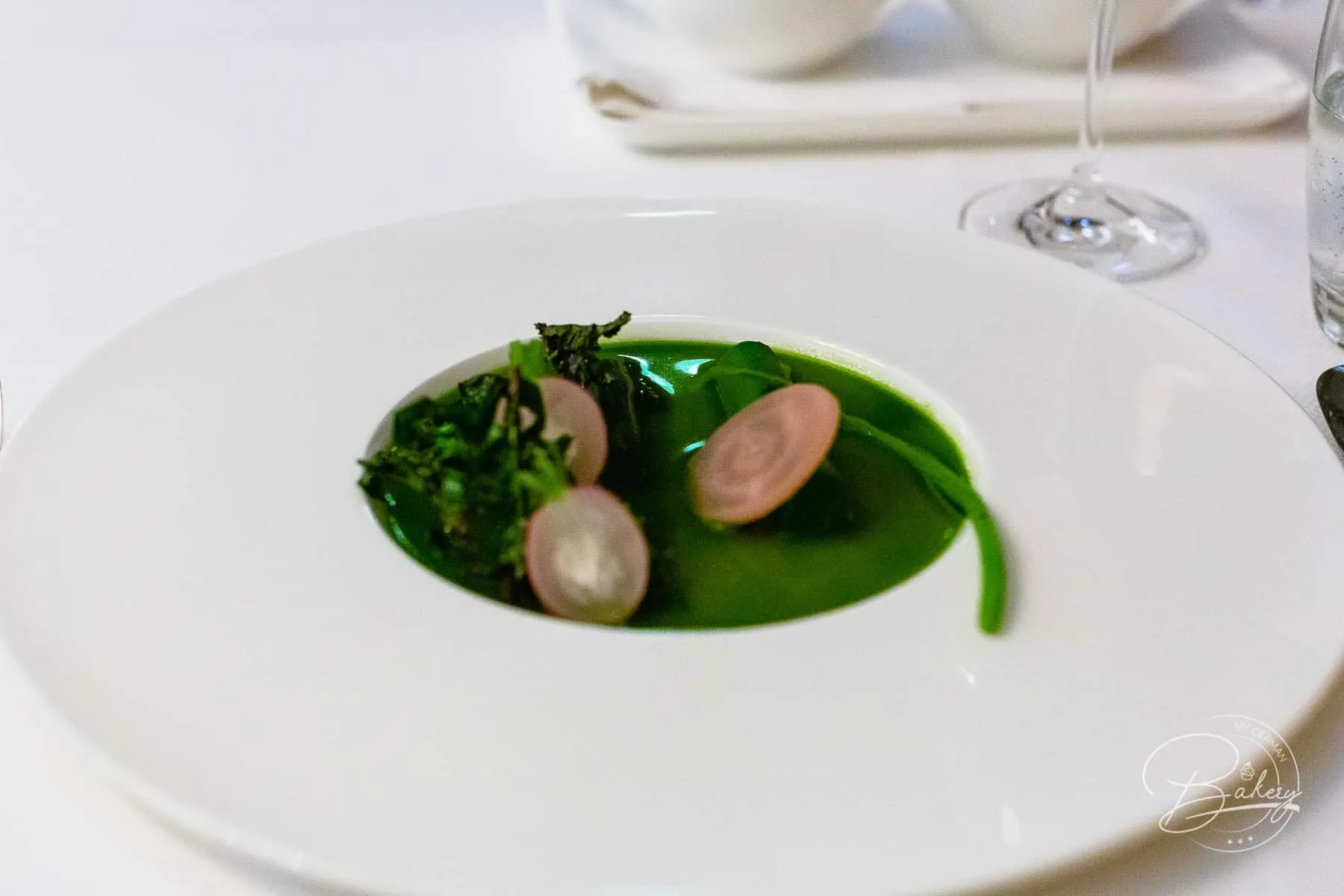 Kai3 Restaurant auf Sylt- 1-Stern Guide Michelin - vegetarische Sterne-Gastronomie - Vegetarisches Fine Dining - KAI3 - Gourmet-Sterne-Gastronomie auf Sylt - Jens RIttmeyer, Meister der Saucen bietet im Gourmet Restaurant des Budersand-Hotel Hörnum Sylt