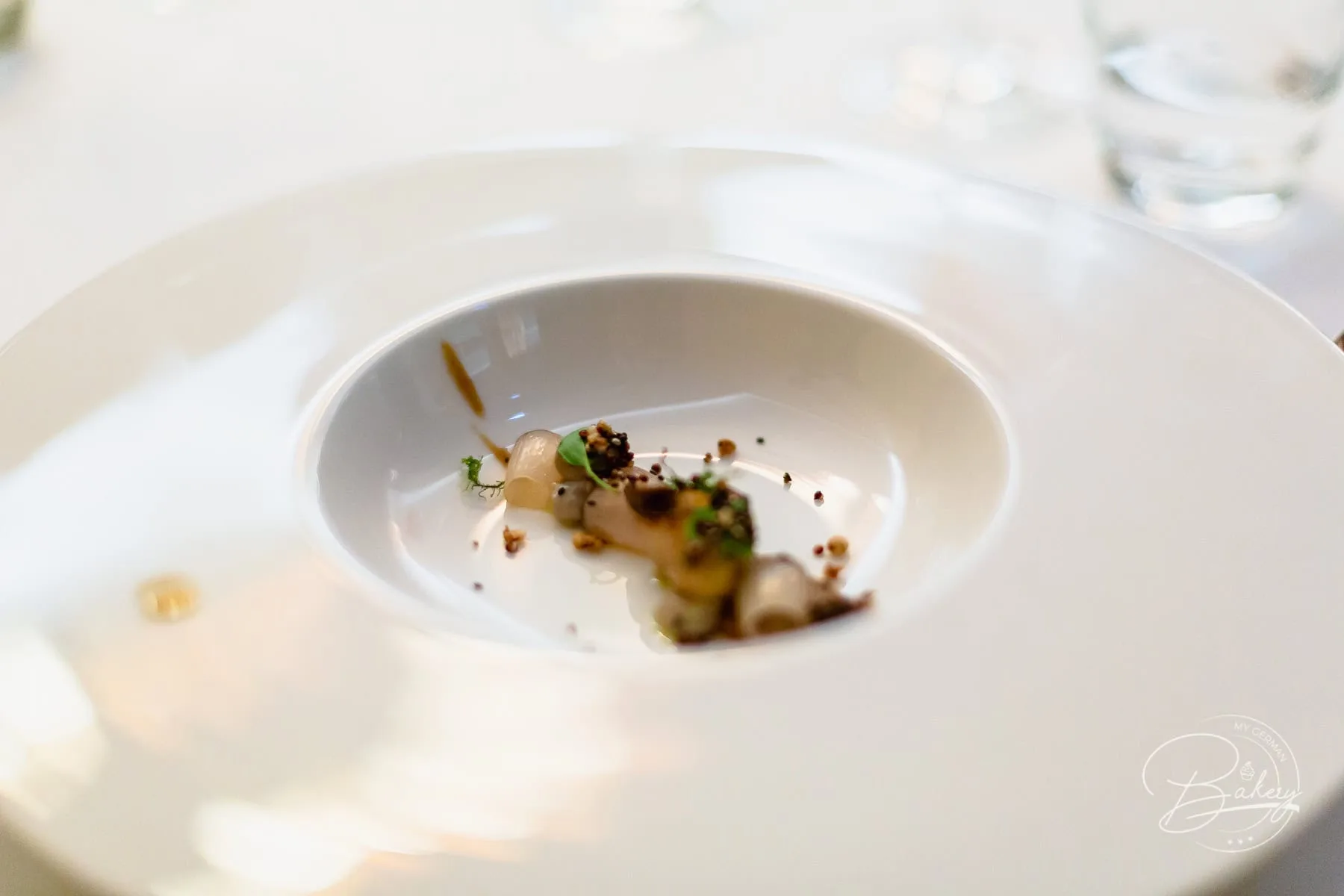 Kai3 Restaurant auf Sylt- 1-Stern Guide Michelin - vegetarische Sterne-Gastronomie - Vegetarisches Fine Dining - KAI3 - Gourmet-Sterne-Gastronomie auf Sylt - Jens RIttmeyer, Meister der Saucen bietet im Gourmet Restaurant des Budersand-Hotel Hörnum Sylt