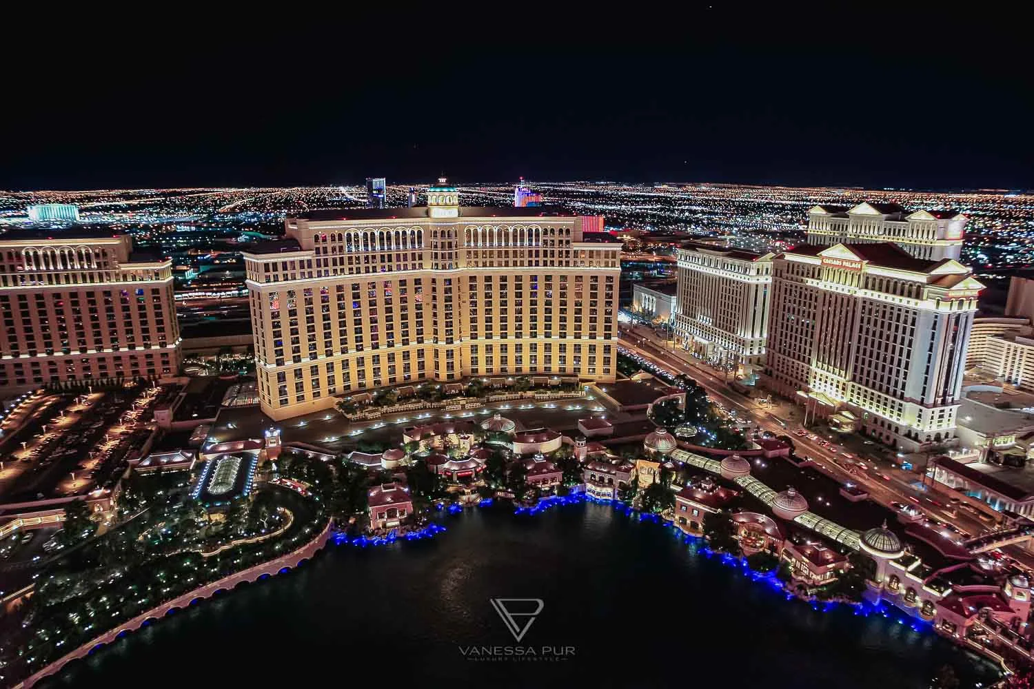 Erfahrung im Bellagio Hotel Eindruck in Las Vegas, Nevada am Strip. Berühmtes Hotel mit Brunnen und Wasserspielen mit Musik. Übernachten im Bellagio