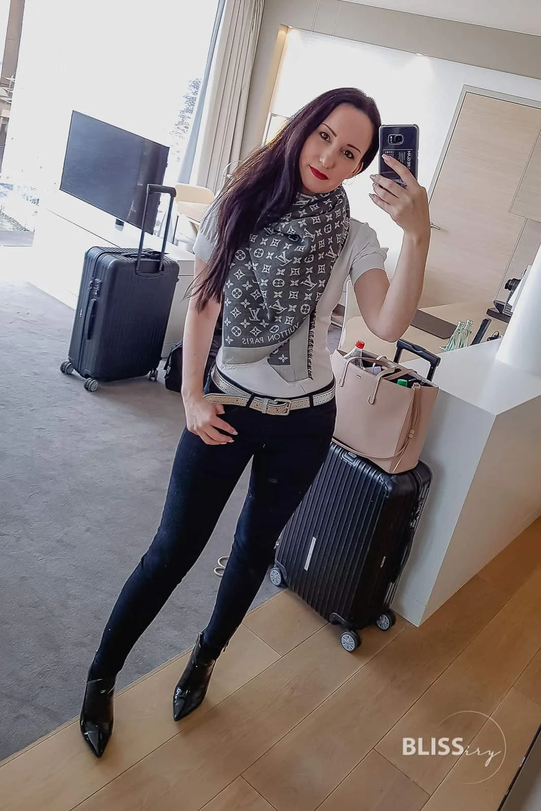 Vanessa Pur - Westin Hotel Hamburg Elbphilharmonie - Luxushotel in Hamburg - Bewertung und Erfahrung - Luxusreiseblog - Aussicht Elbphilharmonie und Plaza - Suiten und Zimmer