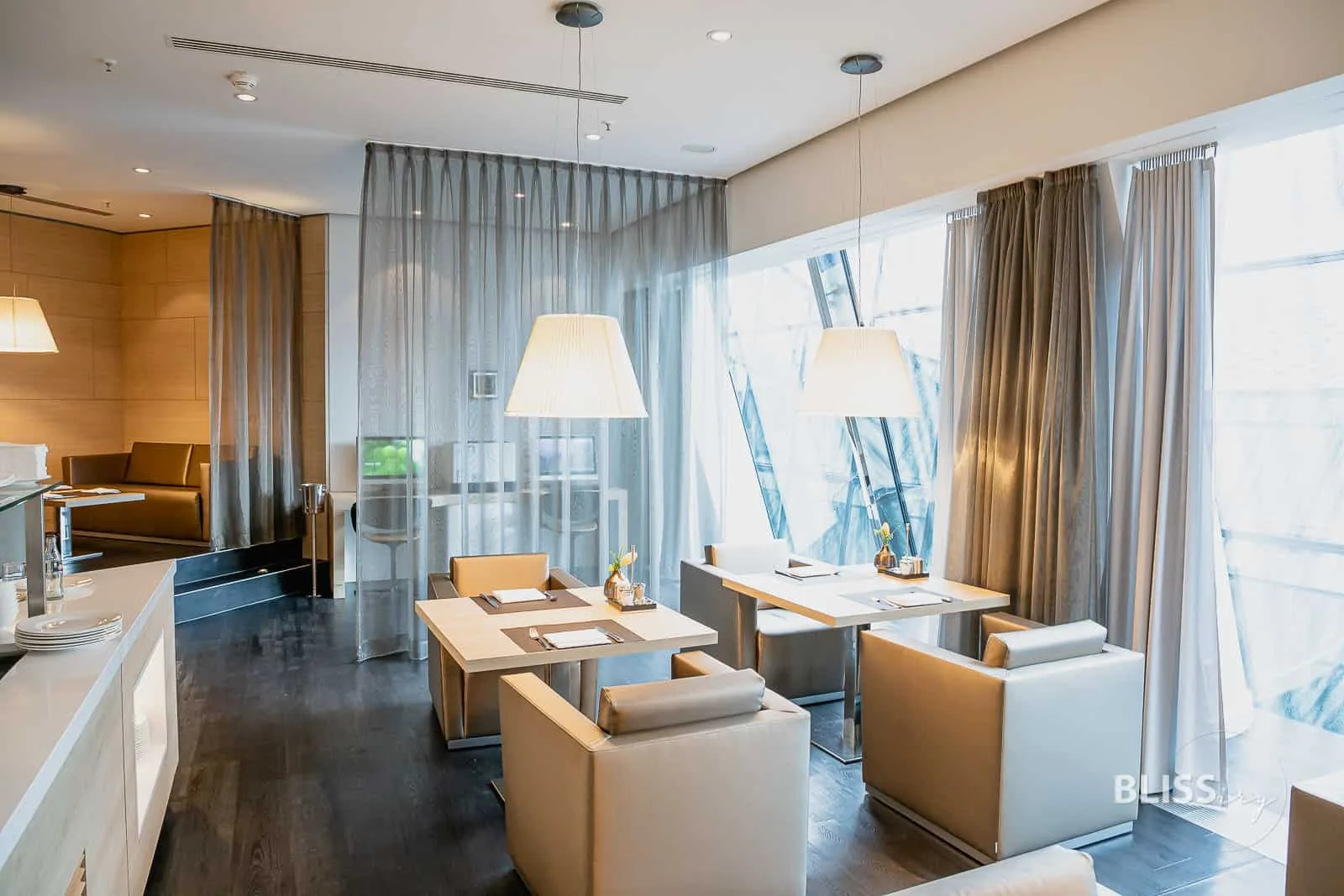 Westin Hotel Hamburg Elbphilharmonie - Luxushotel in Hamburg - Bewertung und Erfahrung - Luxusreiseblog - Aussicht Elbphilharmonie und Plaza - Suiten und Zimmer