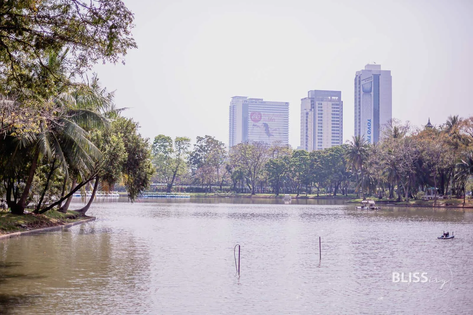 Sehenswürdigkeiten Bangkok - Lumpini Park in Thailand - Lumphini Park mit See zur Erholung und Sport oder Fitness