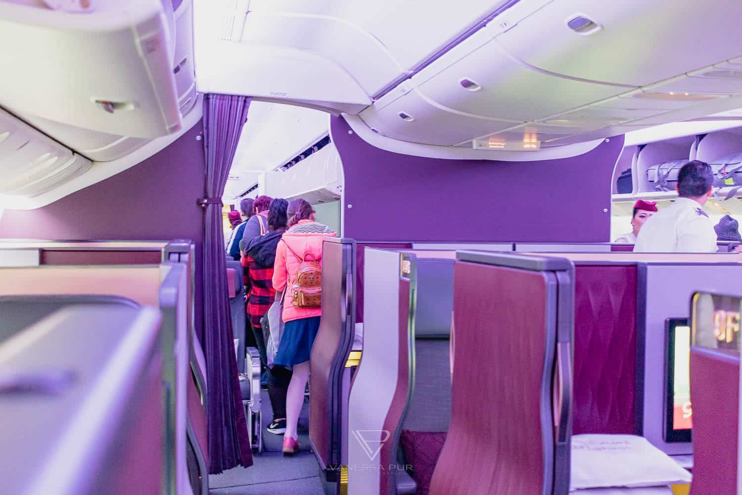 Qatar Airways Qsuite - Luxus Suite QR060 München-Doha - Flugerlebnis in der Qatar Airways Qsuite als Luxus Suite auf der Flugstrecke QR060 von München nach Doha. Erfahrung, Sitze, Beinfreiheit, Menue Qatar Airways QR060 München Doha - Qsuites - Erfahrung und Eindruecke - Business Class Erfahrung Qatar Airways - Ankunft Doha Immigration Einwanderung