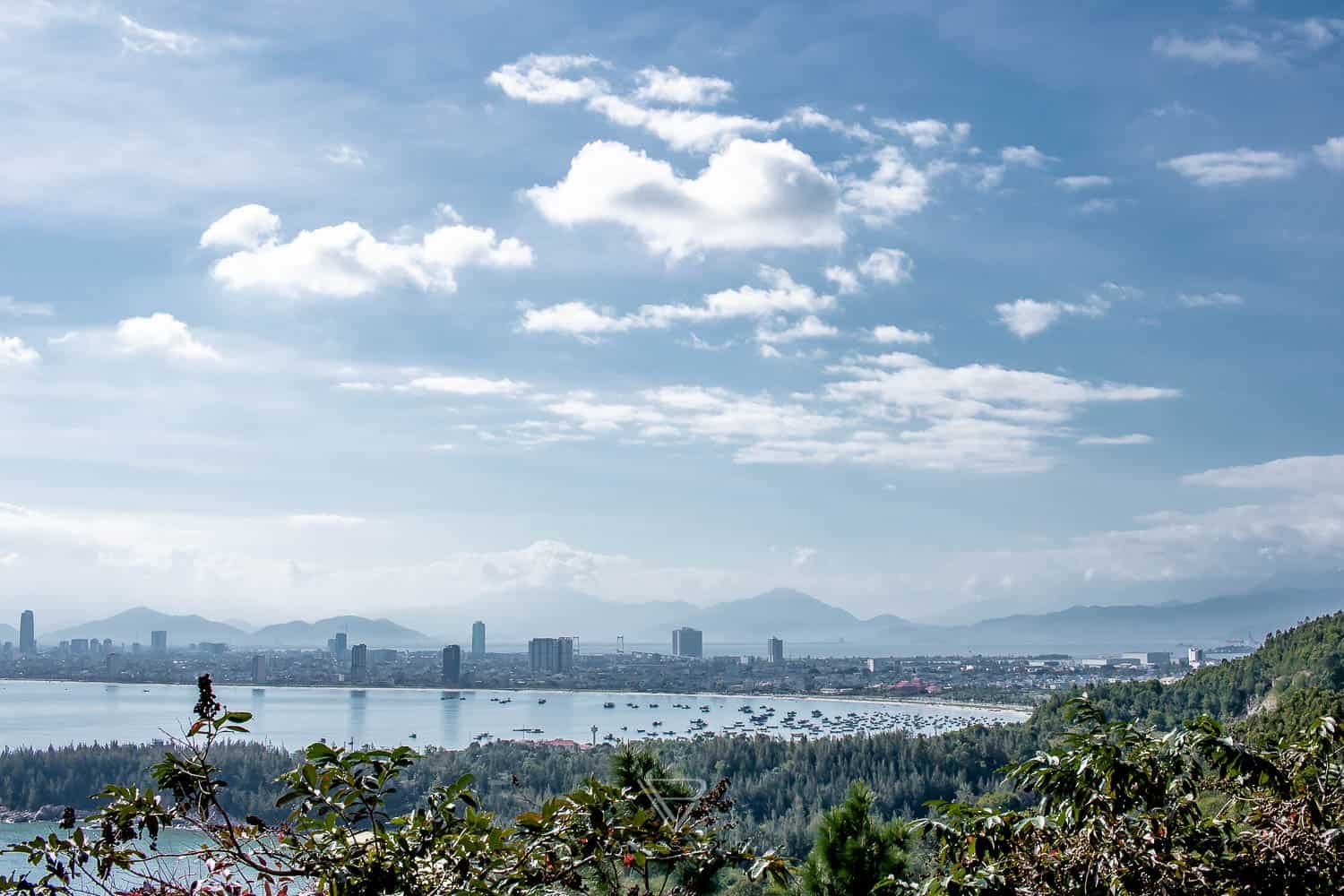 Vietnam Sehenswürdigkeiten Top 10 - Region Da Nang - Reisetipps für Vietnam Sehenswürdigkeiten Top 10 aus der Region Da Nang. Strände, Händebrücke Golden Bridge, Marble Mountains, Museum,