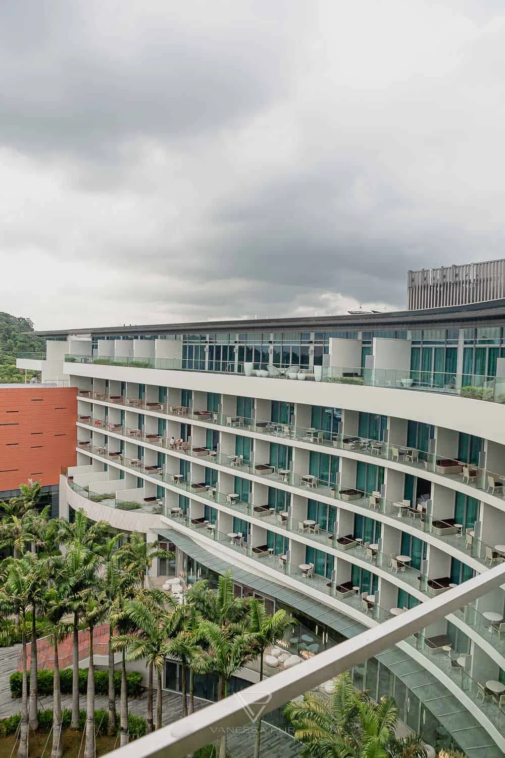 Das W Hotel Sentosa Cove in Singapur Hotel Sentosa Island. Gut erreichbar von der Innenstadt liegt das Luxushotel mit großem Pool & Spa, Bar,