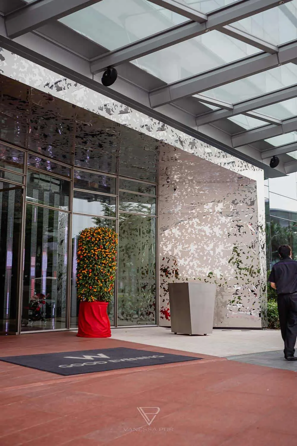 Das W Hotel Sentosa Cove in Singapur Hotel Sentosa Island. Gut erreichbar von der Innenstadt liegt das Luxushotel mit großem Pool & Spa, Bar,