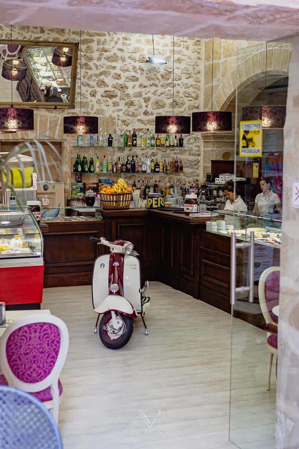 Alcudia Mallorca - historische Altstadt und modernes Leben - Alcudia Mallorca in Spanien - Touristen und Hotels am Mittelmeer, Fahrradstrecken, Golfplätze, schöne historische Altstadt, Hafen