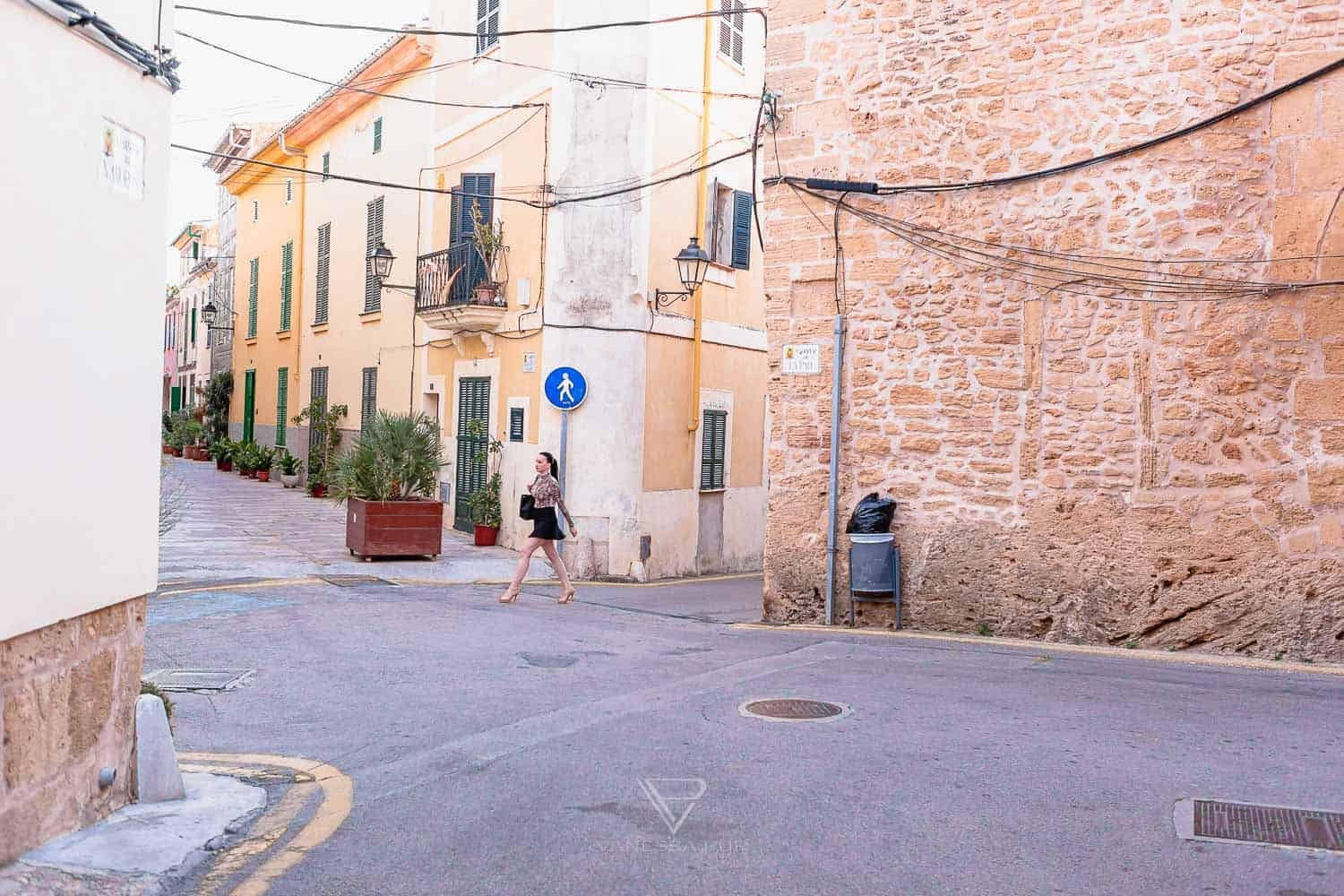Alcudia Mallorca - historische Altstadt und modernes Leben - Alcudia Mallorca in Spanien - Touristen und Hotels am Mittelmeer, Fahrradstrecken, Golfplätze, schöne historische Altstadt, Hafen