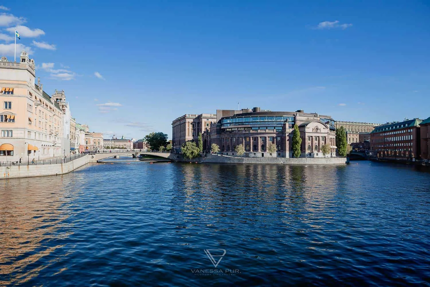Stockholm sightseeing - 24 hours in Stockholm - Best Stockholm sightseeing 24 hours in Stockholm. Castle, Skansen Park, Vasa Museum, City Hall Stadshuset, Gamla Stan,