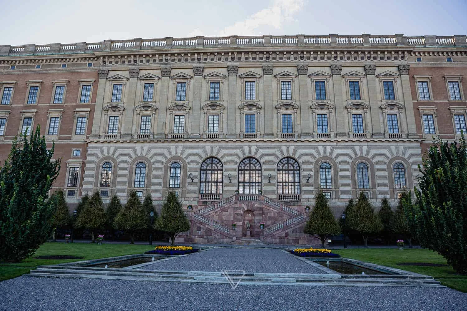 Stockholm sightseeing - 24 hours in Stockholm - Best Stockholm sightseeing 24 hours in Stockholm. Castle, Skansen Park, Vasa Museum, City Hall Stadshuset, Gamla Stan,