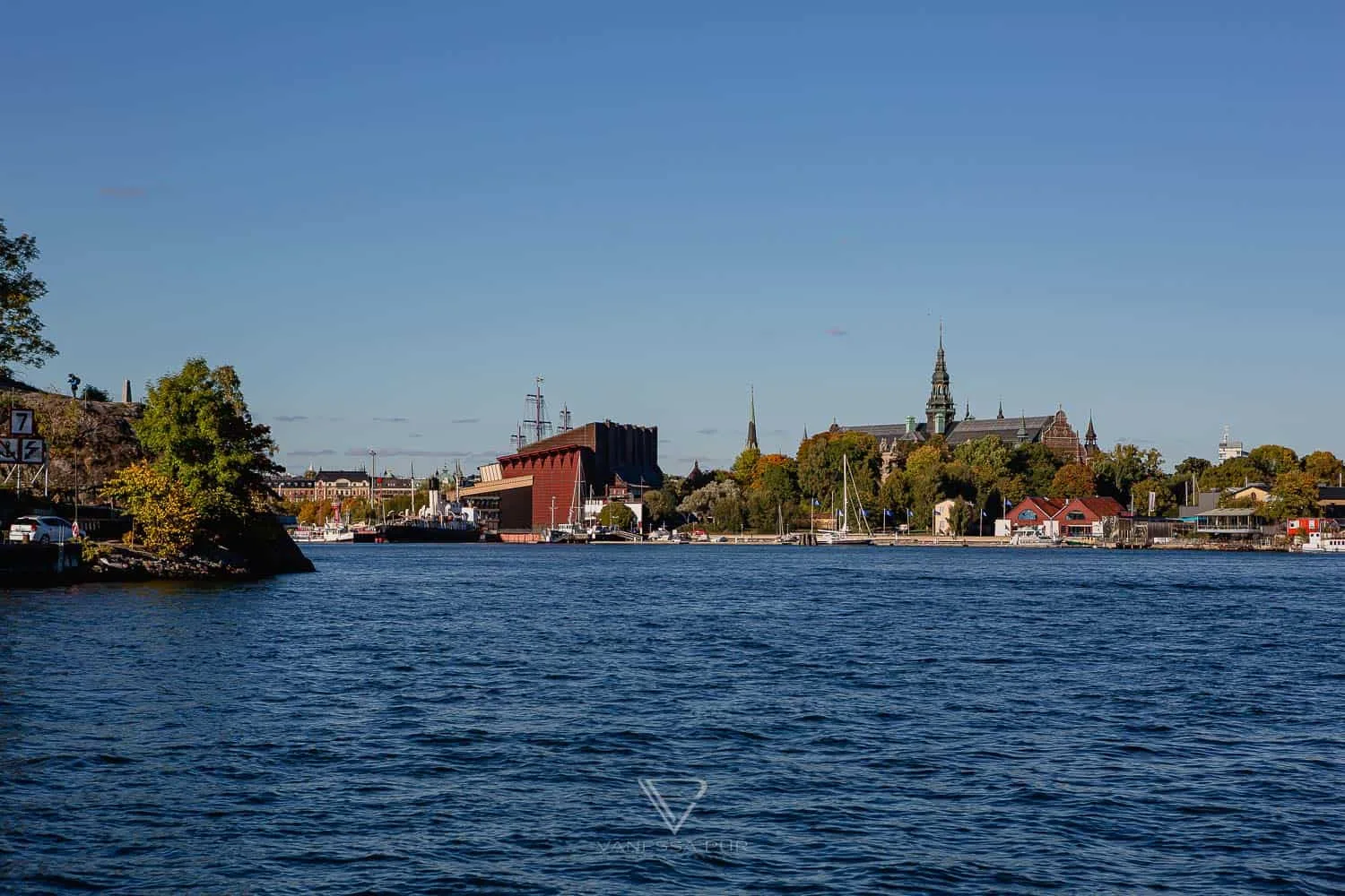 Stockholm sightseeing - 24 hours in Stockholm - Best Stockholm sightseeing 24 hours in Stockholm. Castle, Skansen Park, Vasa Museum, City Hall Stadshuset, Gamla Stan,