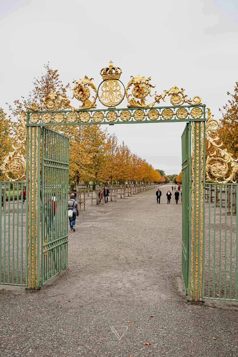 Stockholm sightseeing - 24 hours in Stockholm - Best Stockholm sightseeing 24 hours in Stockholm. Castle, Skansen Park, Vasa Museum, City Hall Stadshuset, Gamla Stan,