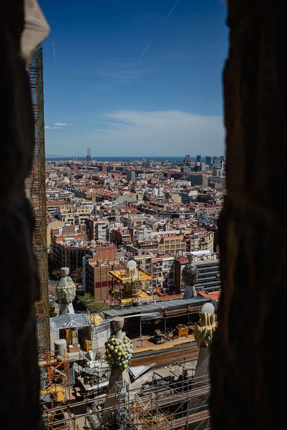 Barcelona - Sagrada Familia Kirche - Aussicht & Tipps zur Kirche, zur Besichtigung der Basilika - Top Sehenswürdigkeiten in Barcelona, die Sagrada Familia. Eintrittspreise und Öffnungszeiten, Aussicht von den Türmen und Tipps zum Besuch - Basílica i Temple Expiatori de la Sagrada Família - Was kostet der Aufstieg auf den Turm? Welcher Turm ist besser? Wann ist die Sagrada geöffnet? Lohnt sich ein Besuch in Barcelona? Barcelona Sehenswürdigkeit und Top10 Tipps - Luxus-Reiseblog - Reiseblogger Deutschlan